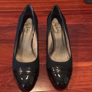 Life Stride Juliana Navy Wedge pumps